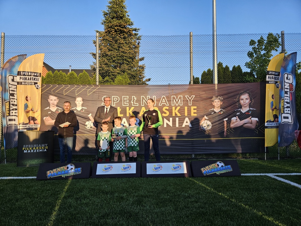 Futbol Drybling Cup w Troszynie [07.05.2024] - zdjęcie #2 - eOstroleka.pl
