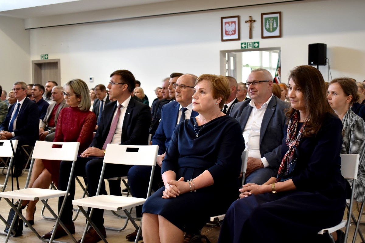 Zaprzysiężenie radnych i wójta gminy Łyse - zdjęcie #129 - eOstroleka.pl