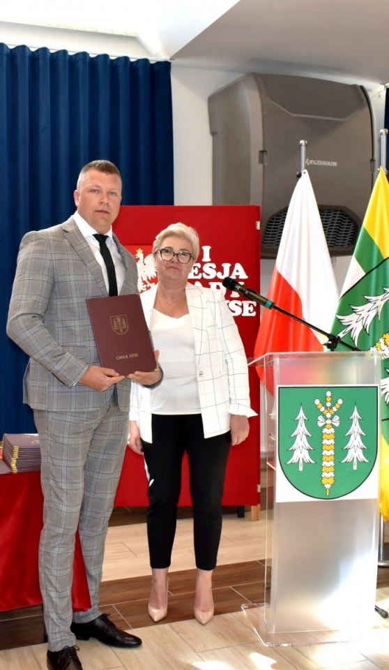 Zaprzysiężenie radnych i wójta gminy Łyse - zdjęcie #123 - eOstroleka.pl