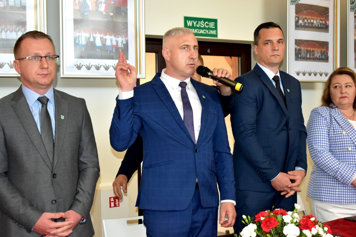 Zaprzysiężenie radnych i wójta gminy Łyse - zdjęcie #106 - eOstroleka.pl