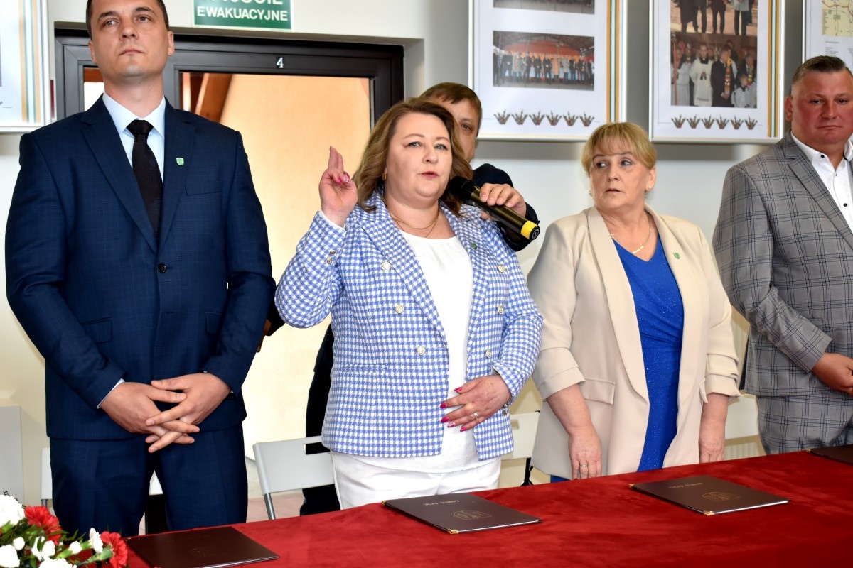Zaprzysiężenie radnych i wójta gminy Łyse - zdjęcie #104 - eOstroleka.pl