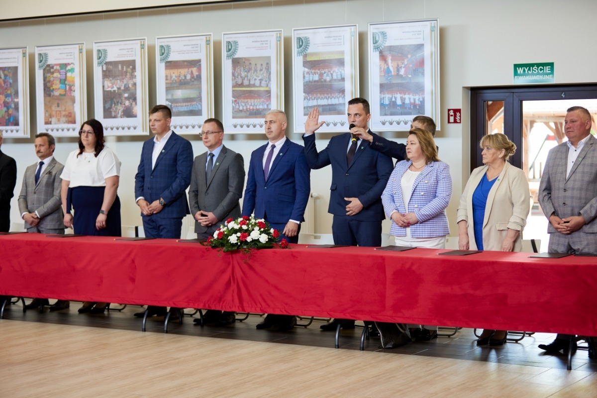Zaprzysiężenie radnych i wójta gminy Łyse - zdjęcie #20 - eOstroleka.pl