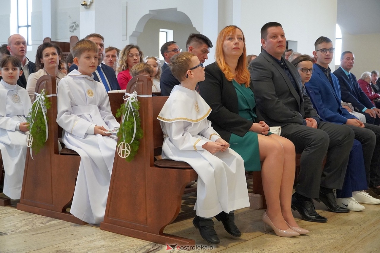 Pierwsza Komunia Święta w parafii pw. św. Franciszka w Ostrołęce [11.05.2024] - zdjęcie #50 - eOstroleka.pl