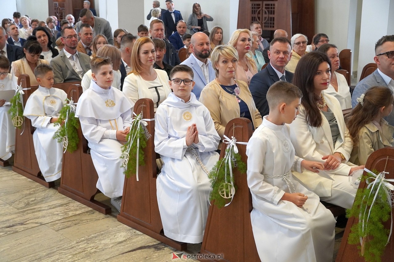 Pierwsza Komunia Święta w parafii pw. św. Franciszka w Ostrołęce [11.05.2024] - zdjęcie #47 - eOstroleka.pl