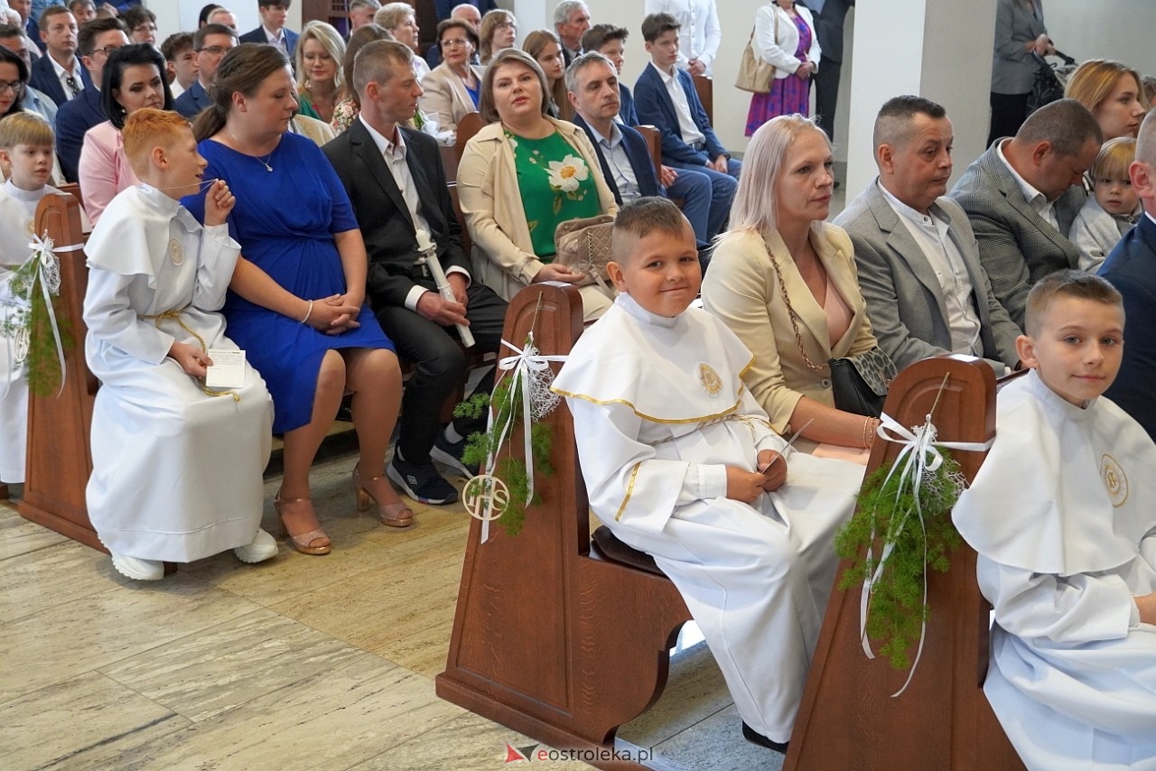 Pierwsza Komunia Święta w parafii pw. św. Franciszka w Ostrołęce [11.05.2024] - zdjęcie #44 - eOstroleka.pl