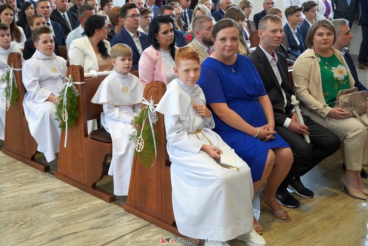 Pierwsza Komunia Święta w parafii pw. św. Franciszka w Ostrołęce [11.05.2024] - zdjęcie #43 - eOstroleka.pl
