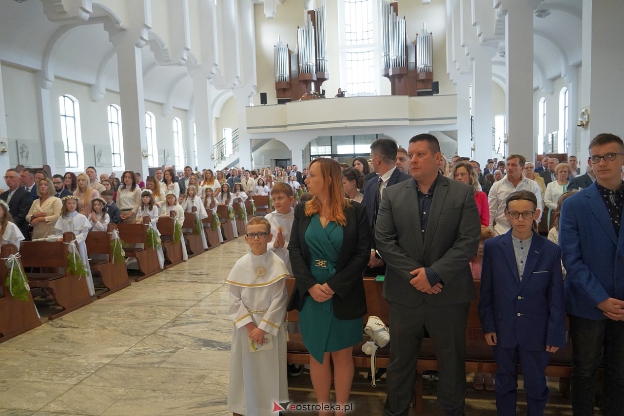 Pierwsza Komunia Święta w parafii pw. św. Franciszka w Ostrołęce [11.05.2024] - zdjęcie #34 - eOstroleka.pl