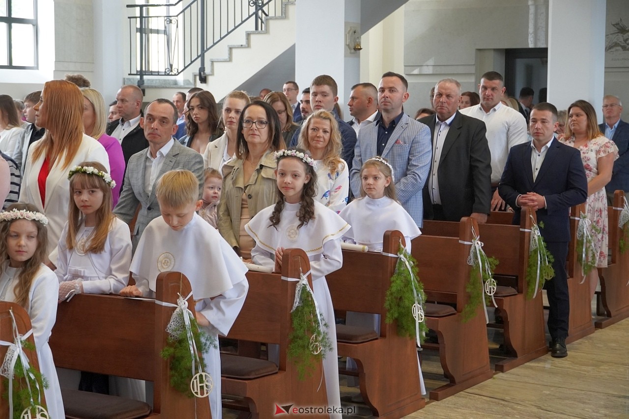 Pierwsza Komunia Święta w parafii pw. św. Franciszka w Ostrołęce [11.05.2024] - zdjęcie #13 - eOstroleka.pl