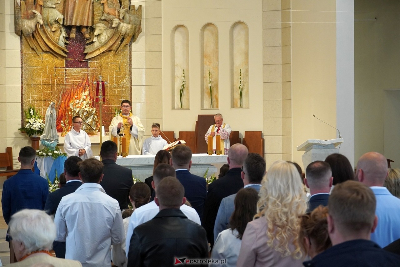 Pierwsza Komunia Święta w parafii pw. św. Franciszka w Ostrołęce [11.05.2024] - zdjęcie #11 - eOstroleka.pl