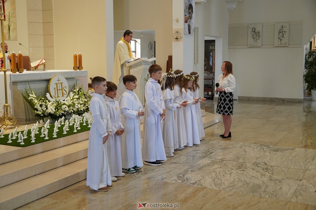 Pierwsza Komunia Święta w parafii pw. św. Franciszka w Ostrołęce [11.05.2024] - zdjęcie #8 - eOstroleka.pl
