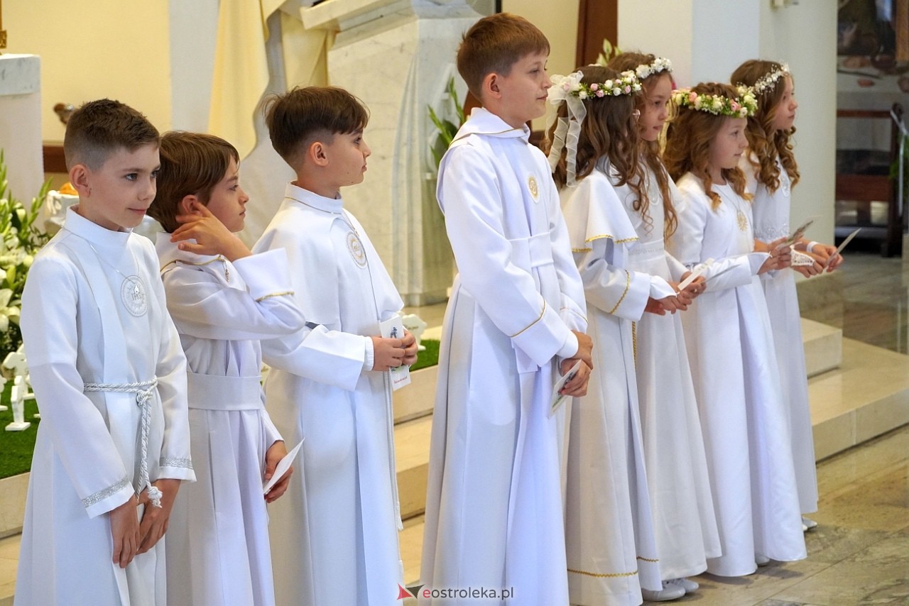 Pierwsza Komunia Święta w parafii pw. św. Franciszka w Ostrołęce [11.05.2024] - zdjęcie #6 - eOstroleka.pl