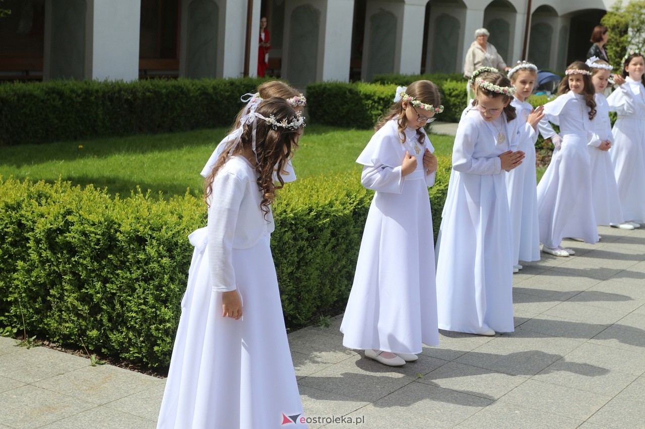 Pierwsza Komunia Święta w parafii św. Antoniego w Ostrołęce [11.05.2024] - zdjęcie #18 - eOstroleka.pl