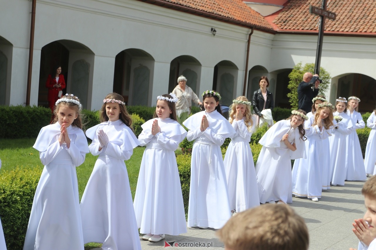 Pierwsza Komunia Święta w parafii św. Antoniego w Ostrołęce [11.05.2024] - zdjęcie #16 - eOstroleka.pl