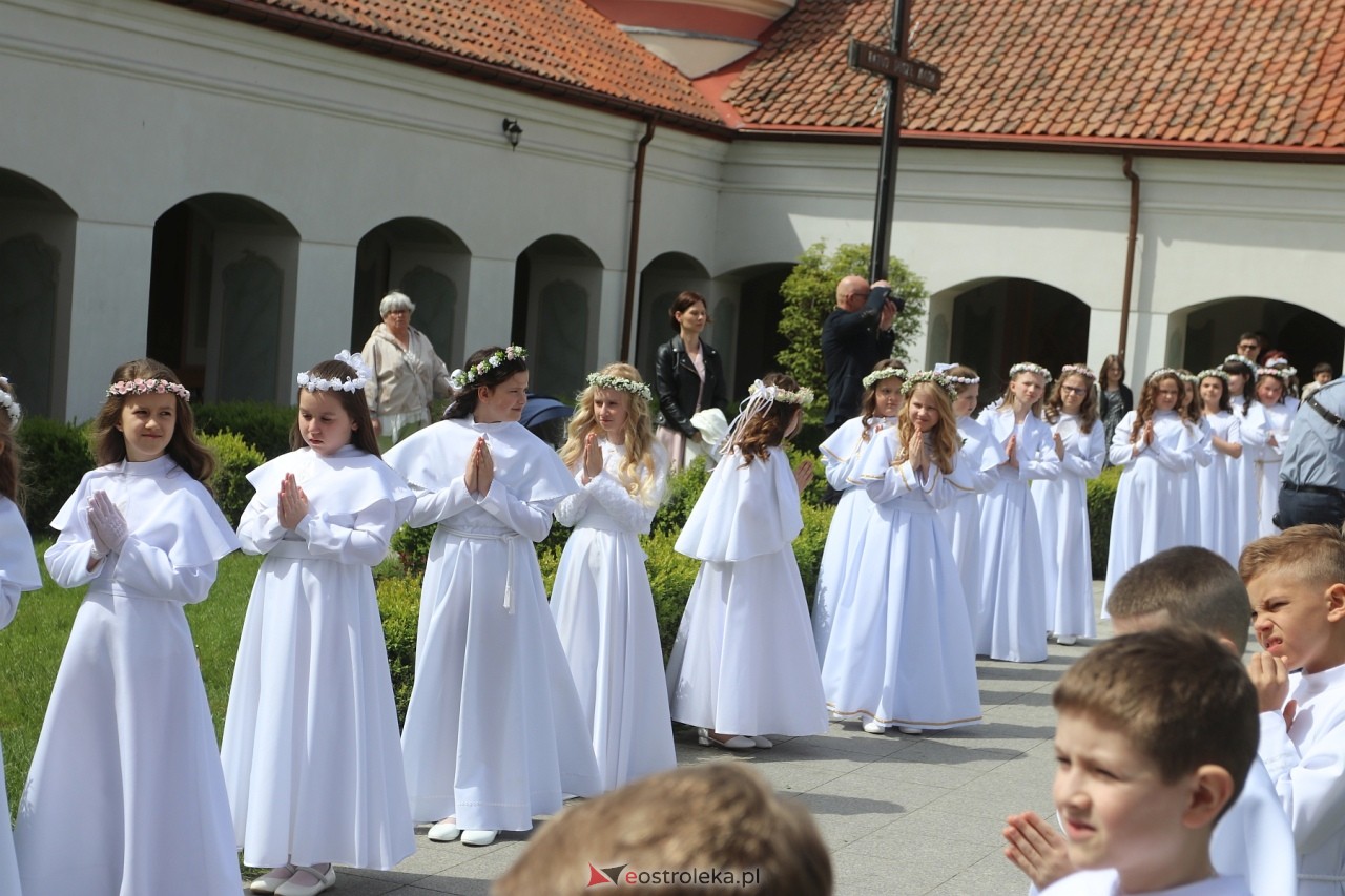 Pierwsza Komunia Święta w parafii św. Antoniego w Ostrołęce [11.05.2024] - zdjęcie #15 - eOstroleka.pl