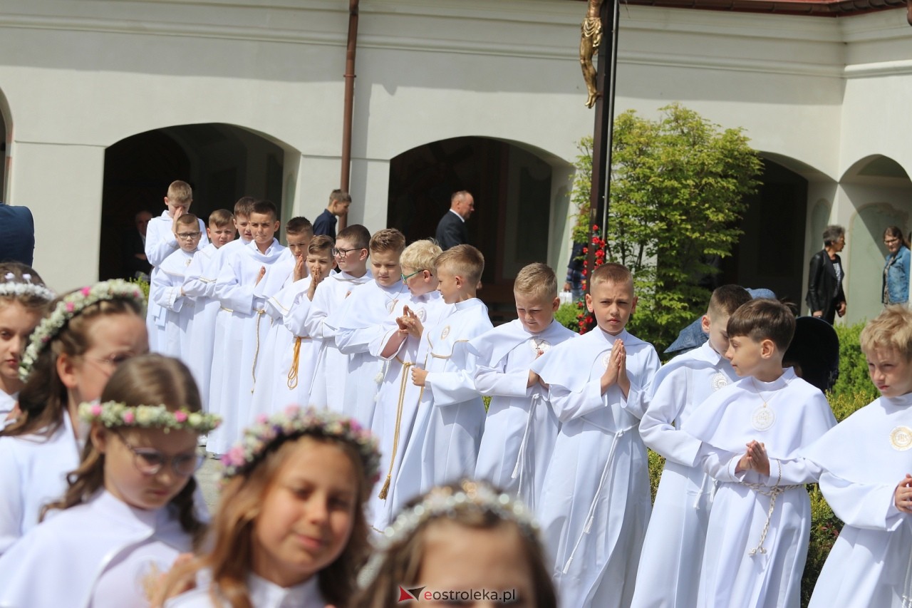 Pierwsza Komunia Święta w parafii św. Antoniego w Ostrołęce [11.05.2024] - zdjęcie #11 - eOstroleka.pl