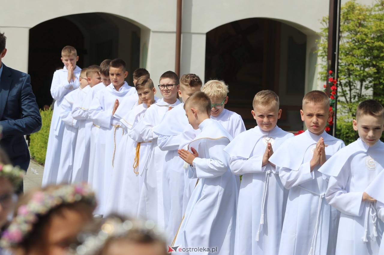Pierwsza Komunia Święta w parafii św. Antoniego w Ostrołęce [11.05.2024] - zdjęcie #10 - eOstroleka.pl