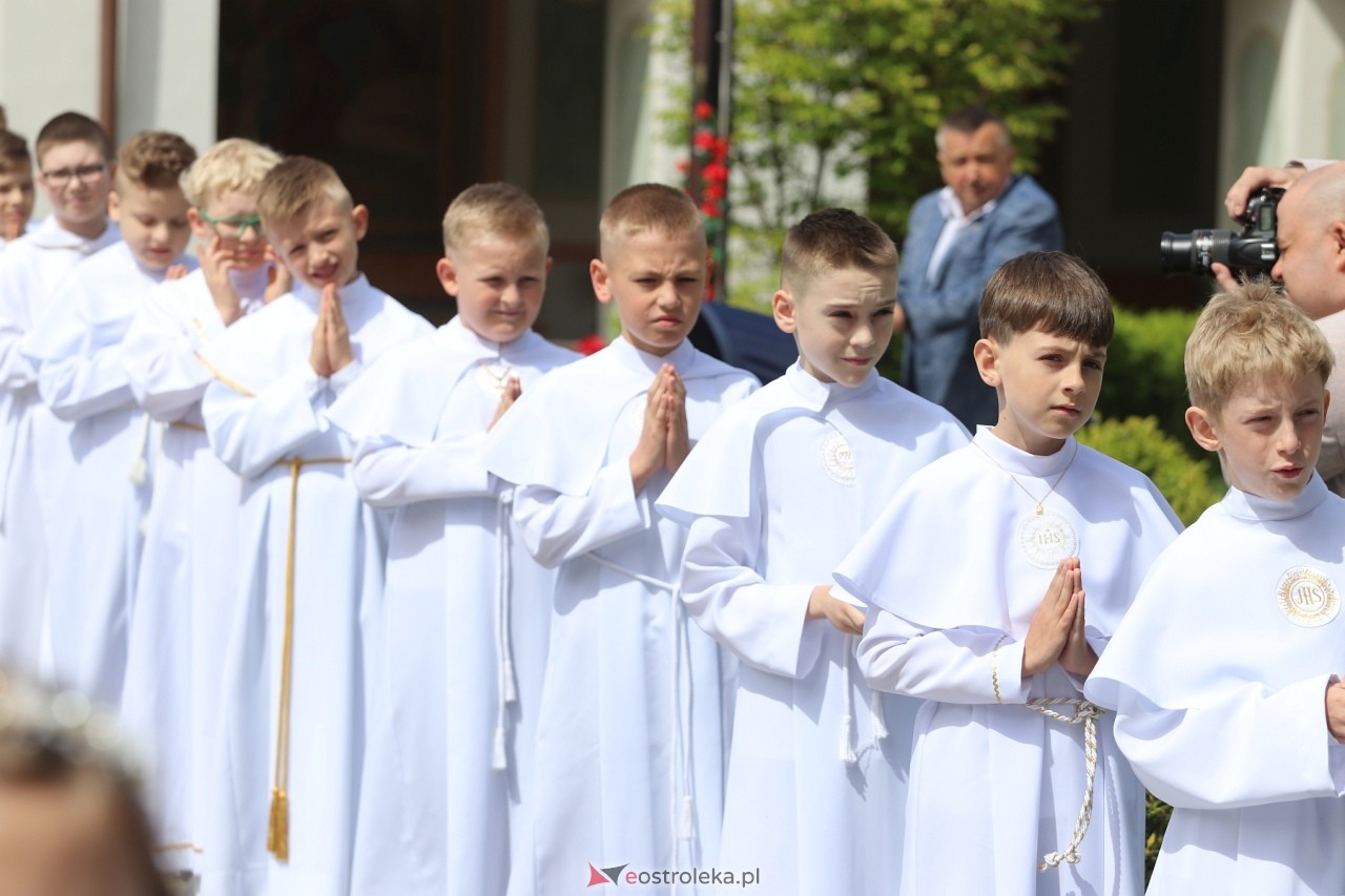 Pierwsza Komunia Święta w parafii św. Antoniego w Ostrołęce [11.05.2024] - zdjęcie #4 - eOstroleka.pl