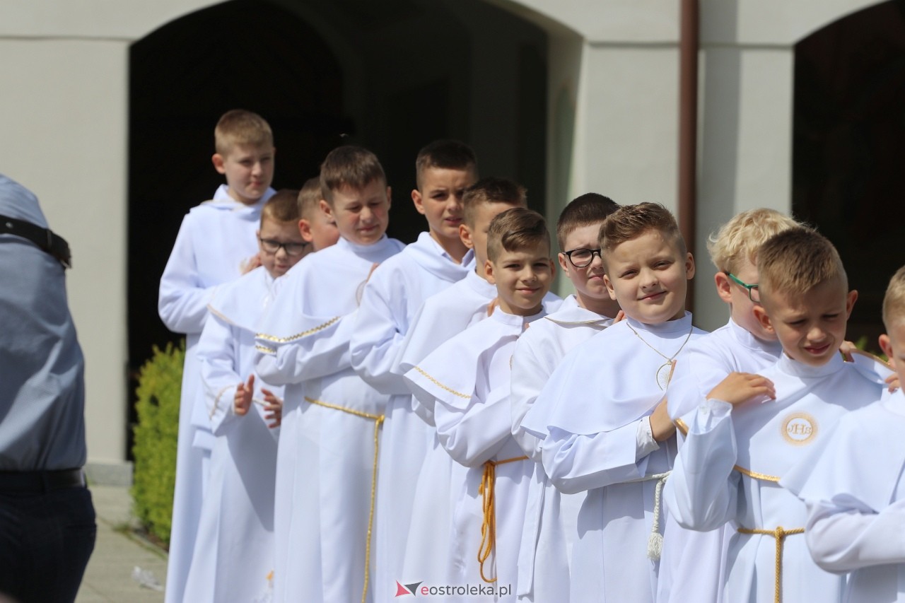 Pierwsza Komunia Święta w parafii św. Antoniego w Ostrołęce [11.05.2024] - zdjęcie #3 - eOstroleka.pl