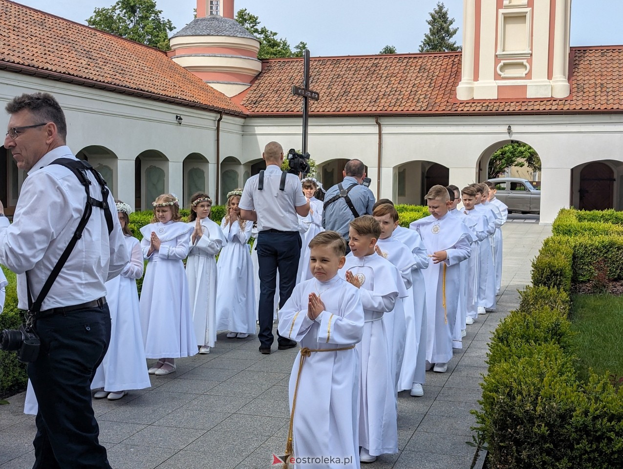 Pierwsza Komunia Święta w parafii św. Antoniego w Ostrołęce [11.05.2024] - zdjęcie #77 - eOstroleka.pl