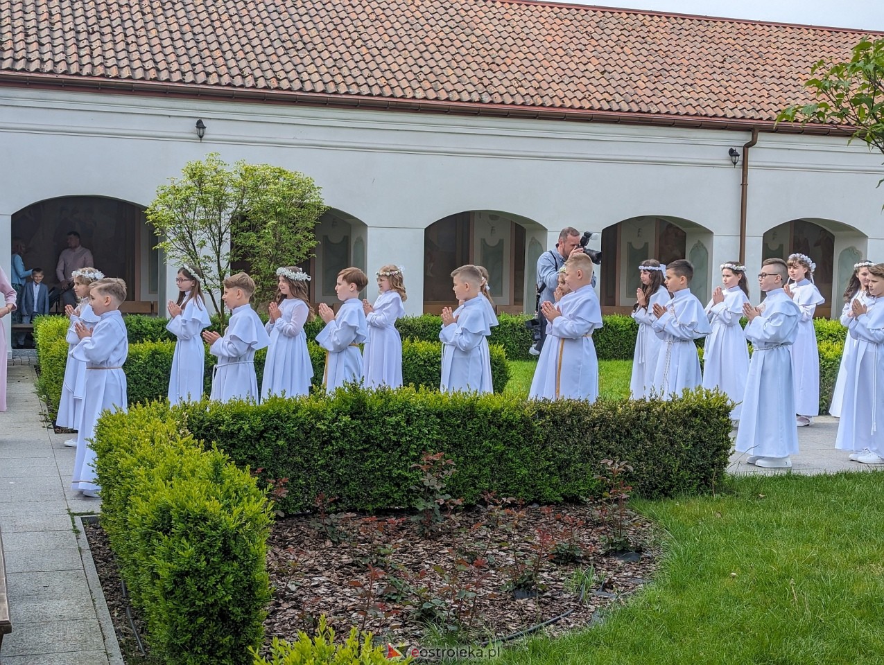 Pierwsza Komunia Święta w parafii św. Antoniego w Ostrołęce [11.05.2024] - zdjęcie #75 - eOstroleka.pl