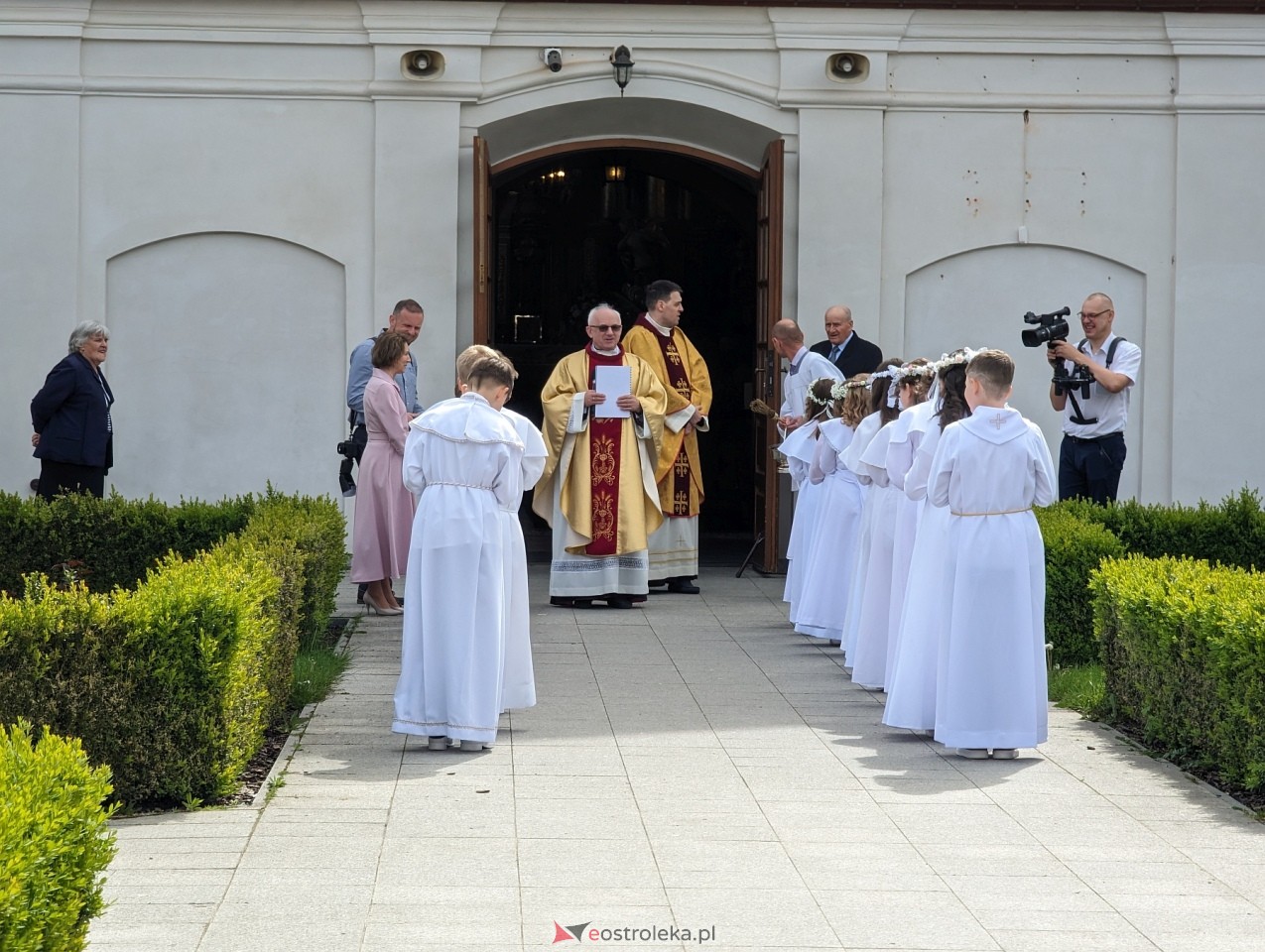 Pierwsza Komunia Święta w parafii św. Antoniego w Ostrołęce [11.05.2024] - zdjęcie #67 - eOstroleka.pl