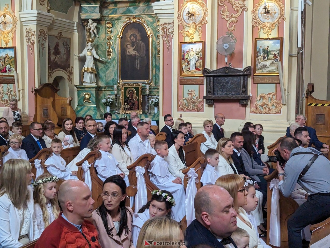 Pierwsza Komunia Święta w parafii św. Antoniego w Ostrołęce [11.05.2024] - zdjęcie #55 - eOstroleka.pl