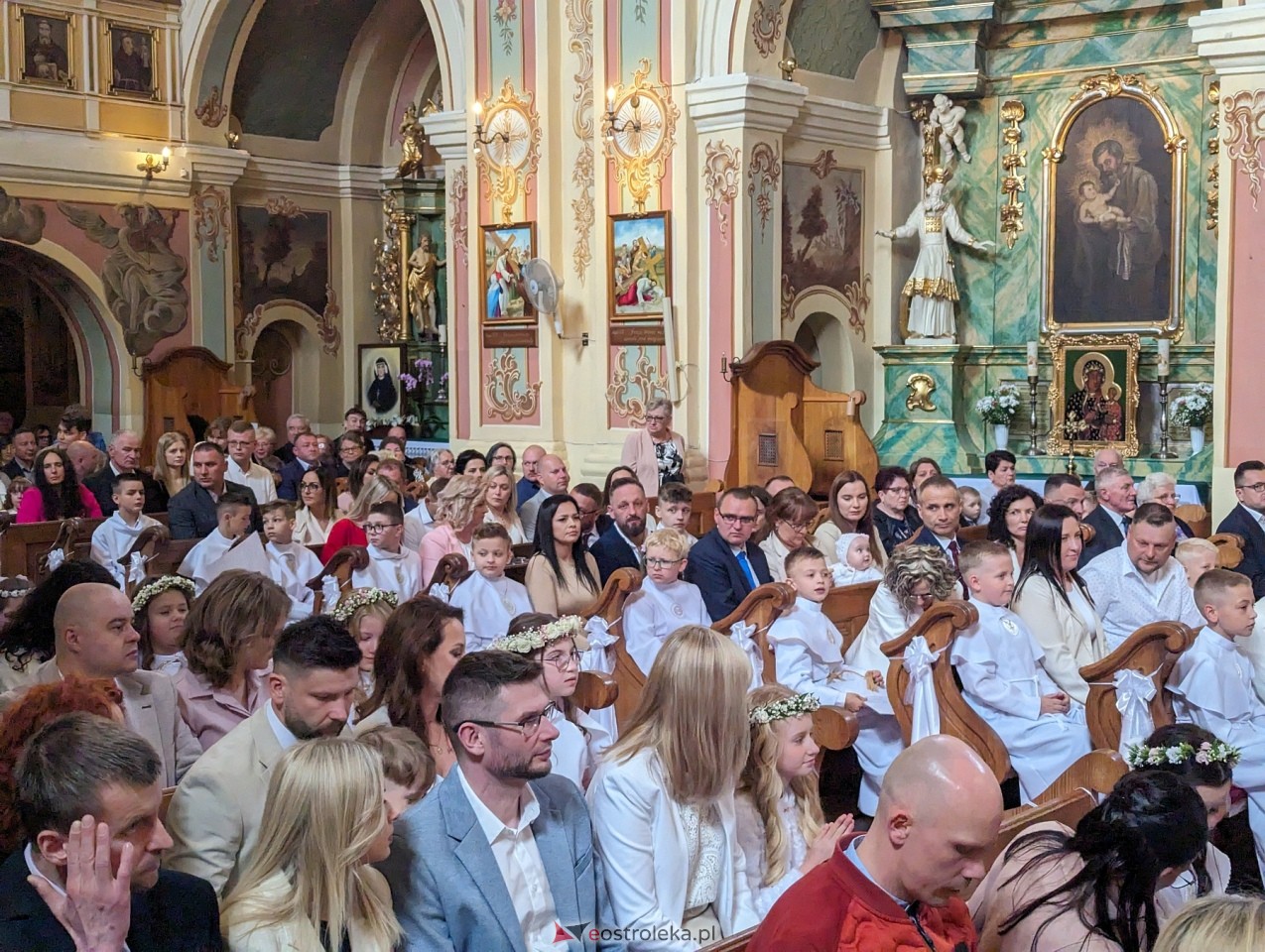 Pierwsza Komunia Święta w parafii św. Antoniego w Ostrołęce [11.05.2024] - zdjęcie #54 - eOstroleka.pl