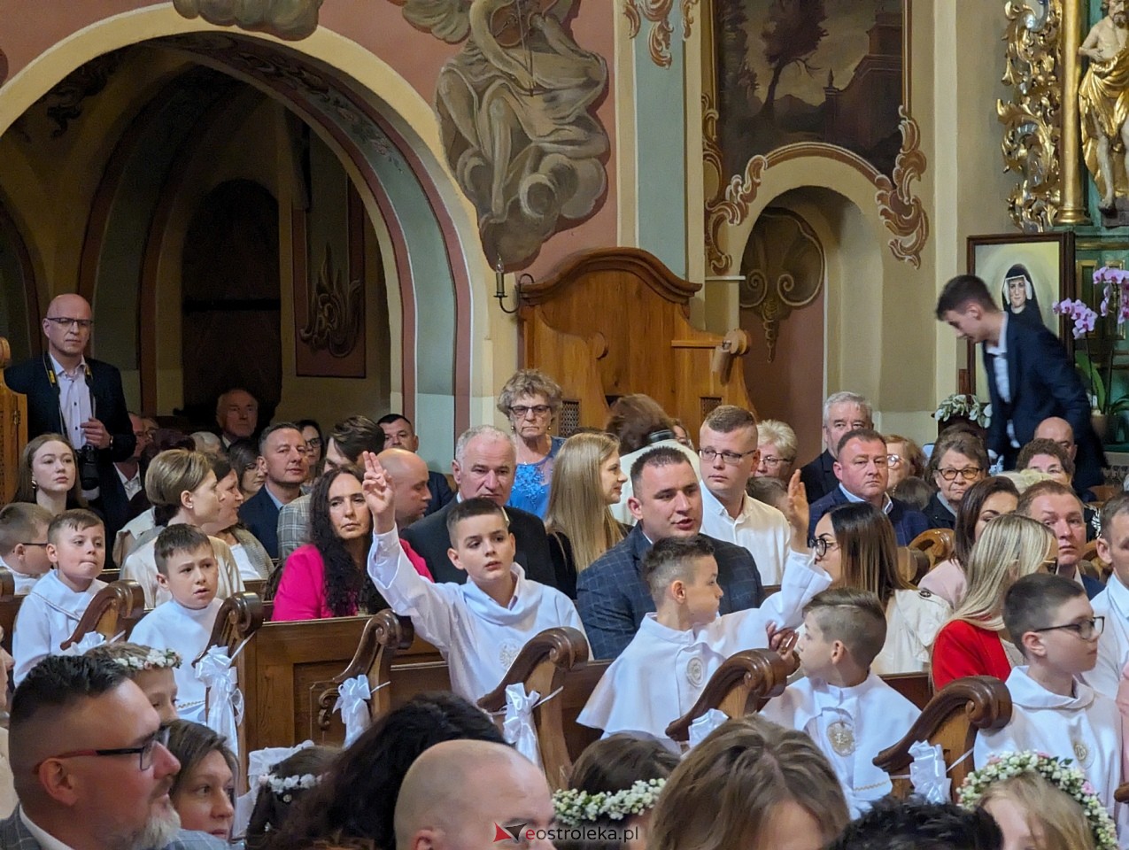Pierwsza Komunia Święta w parafii św. Antoniego w Ostrołęce [11.05.2024] - zdjęcie #52 - eOstroleka.pl