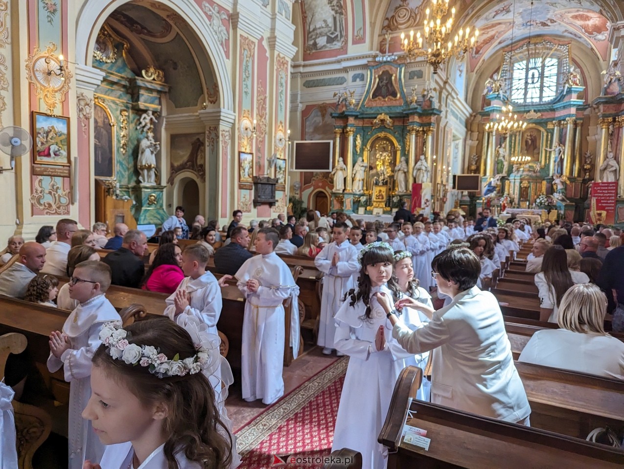 Pierwsza Komunia Święta w parafii św. Antoniego w Ostrołęce [11.05.2024] - zdjęcie #51 - eOstroleka.pl
