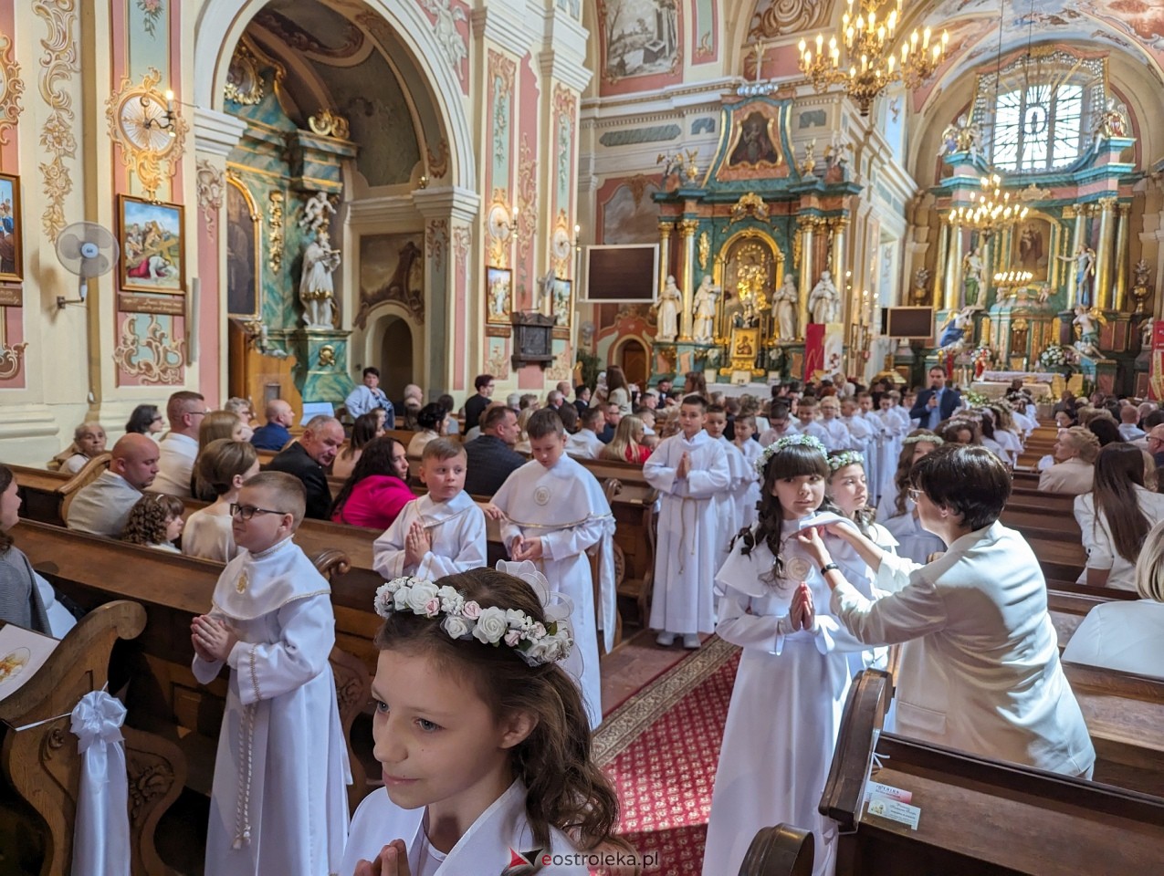 Pierwsza Komunia Święta w parafii św. Antoniego w Ostrołęce [11.05.2024] - zdjęcie #50 - eOstroleka.pl