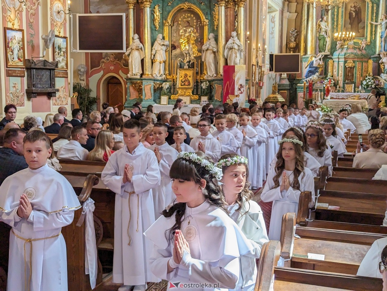 Pierwsza Komunia Święta w parafii św. Antoniego w Ostrołęce [11.05.2024] - zdjęcie #44 - eOstroleka.pl