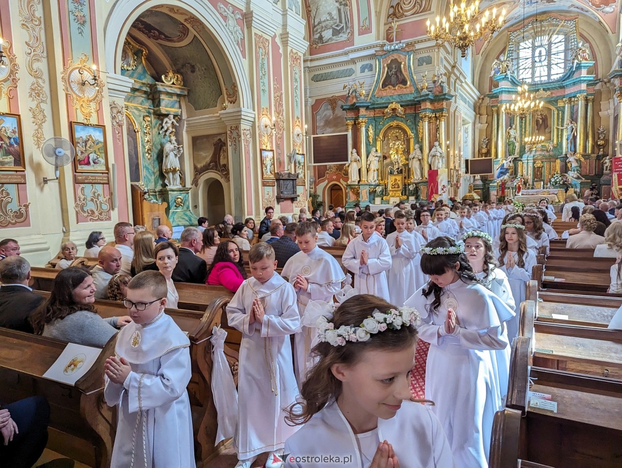 Pierwsza Komunia Święta w parafii św. Antoniego w Ostrołęce [11.05.2024] - zdjęcie #43 - eOstroleka.pl