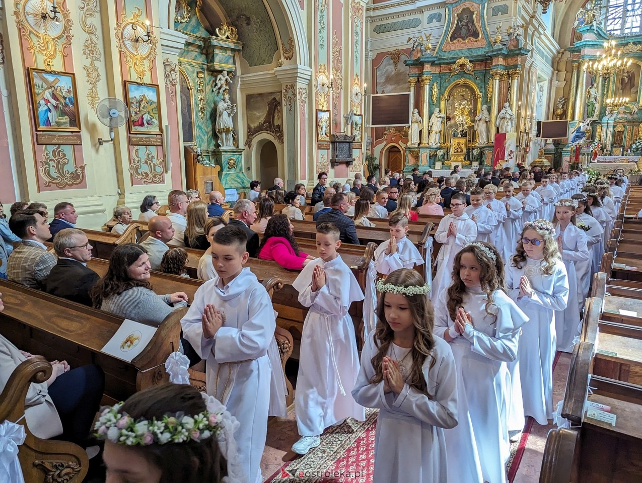 Pierwsza Komunia Święta w parafii św. Antoniego w Ostrołęce [11.05.2024] - zdjęcie #38 - eOstroleka.pl