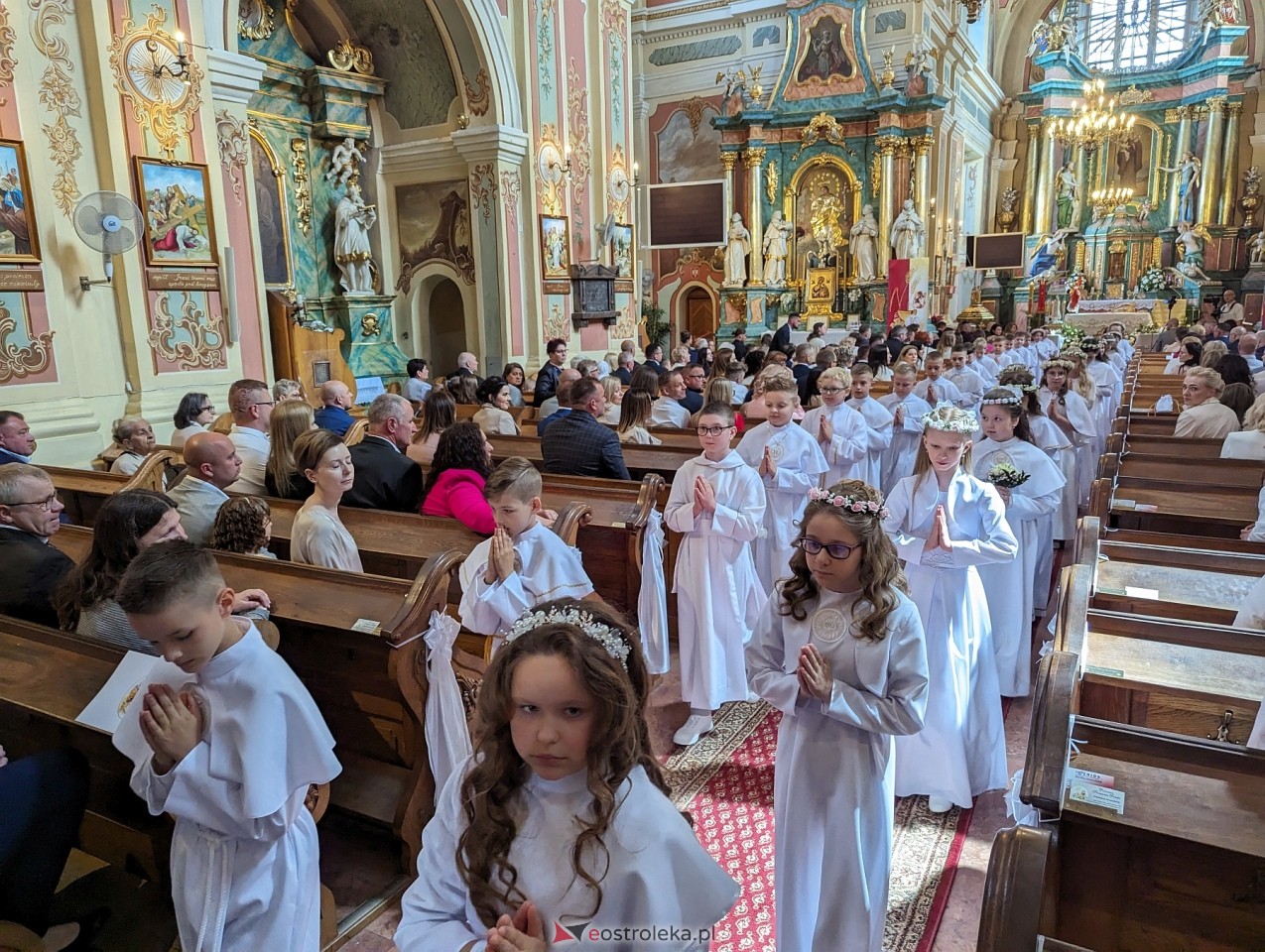 Pierwsza Komunia Święta w parafii św. Antoniego w Ostrołęce [11.05.2024] - zdjęcie #36 - eOstroleka.pl