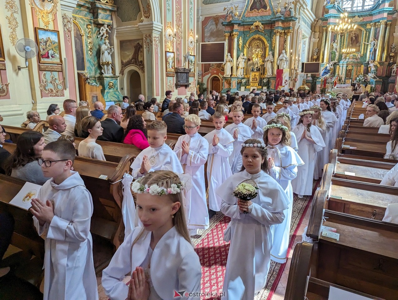 Pierwsza Komunia Święta w parafii św. Antoniego w Ostrołęce [11.05.2024] - zdjęcie #34 - eOstroleka.pl