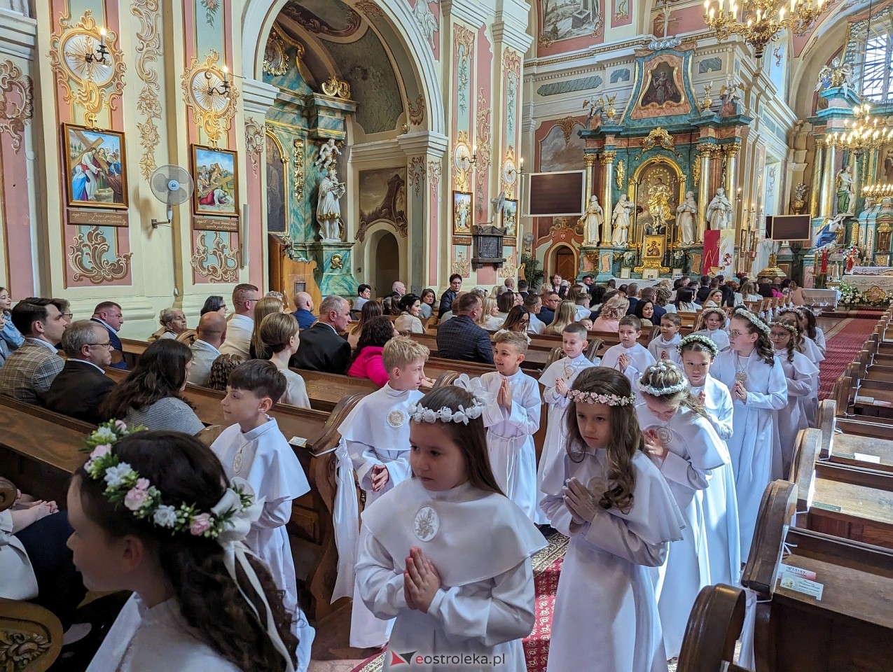 Pierwsza Komunia Święta w parafii św. Antoniego w Ostrołęce [11.05.2024] - zdjęcie #29 - eOstroleka.pl