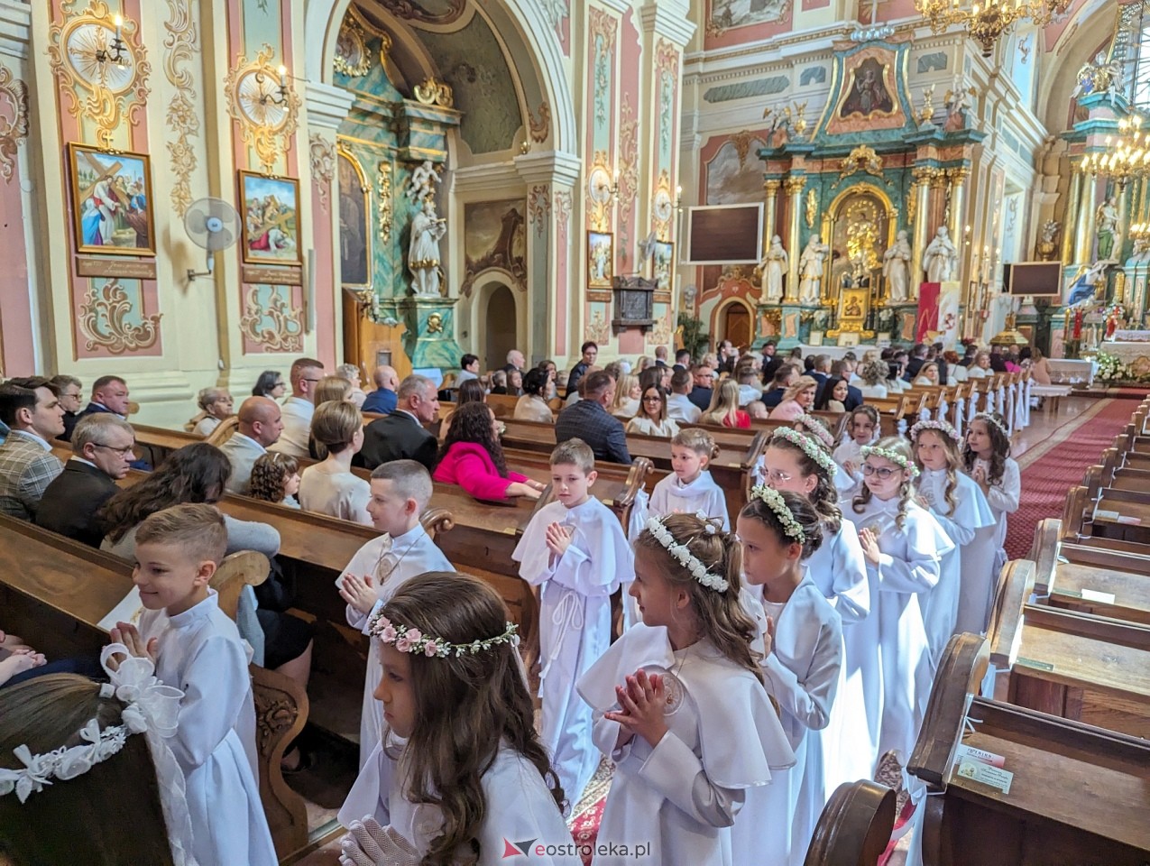 Pierwsza Komunia Święta w parafii św. Antoniego w Ostrołęce [11.05.2024] - zdjęcie #27 - eOstroleka.pl