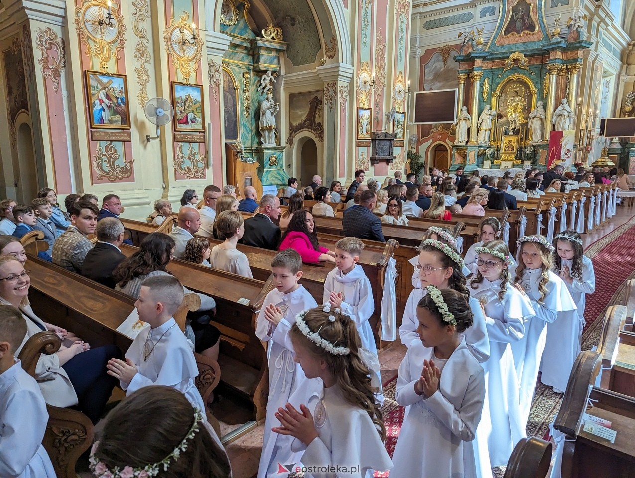 Pierwsza Komunia Święta w parafii św. Antoniego w Ostrołęce [11.05.2024] - zdjęcie #26 - eOstroleka.pl