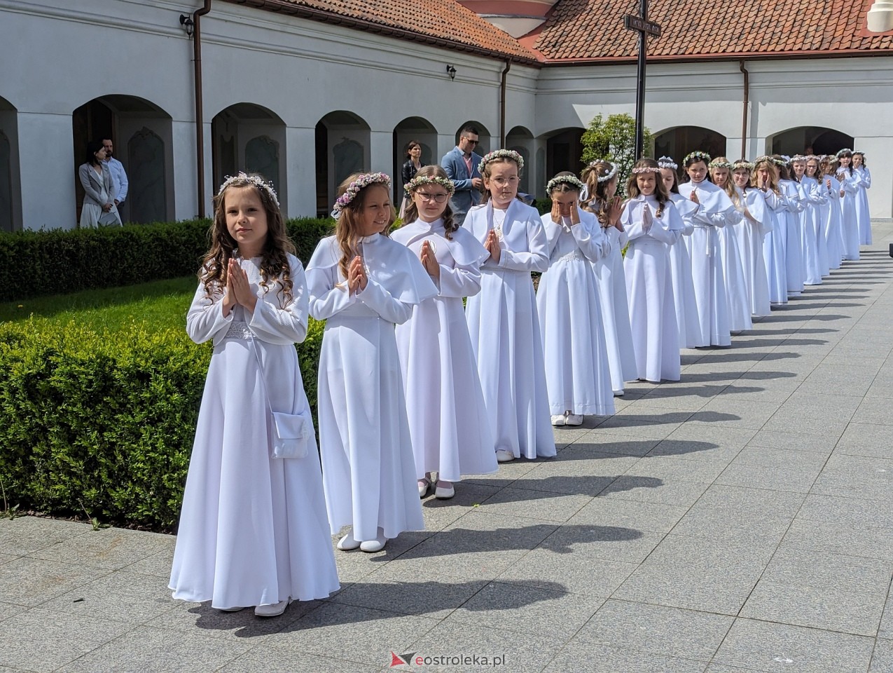 Pierwsza Komunia Święta w parafii św. Antoniego w Ostrołęce [11.05.2024] - zdjęcie #21 - eOstroleka.pl