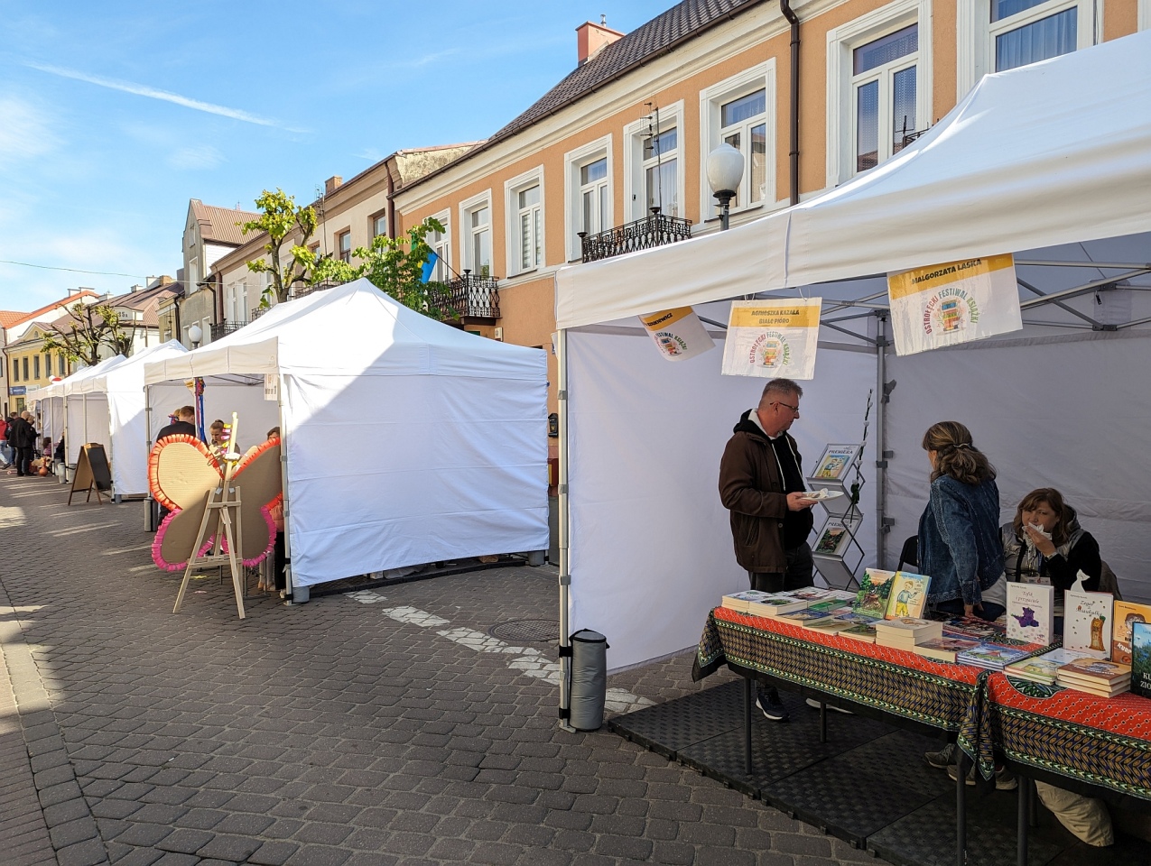 Ostrołęcki Festiwal Książki [11.05.2024] - zdjęcie #30 - eOstroleka.pl