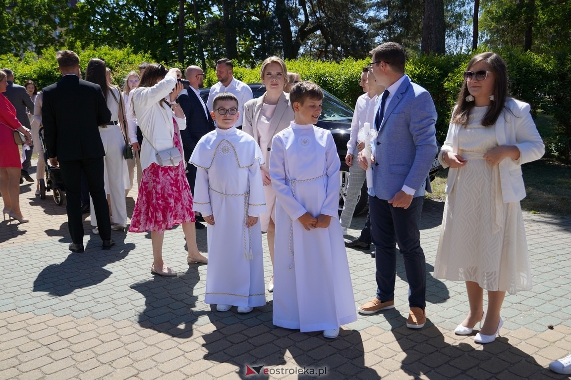 Pierwsza Komunia Święta w parafii Zbawiciela Świata w Ostrołęce [12.05.2024] - zdjęcie #72 - eOstroleka.pl