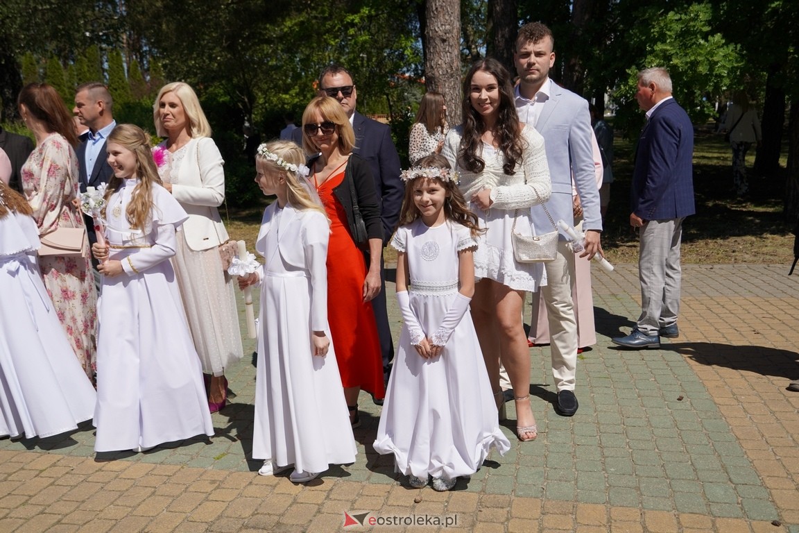 Pierwsza Komunia Święta w parafii Zbawiciela Świata w Ostrołęce [12.05.2024] - zdjęcie #46 - eOstroleka.pl