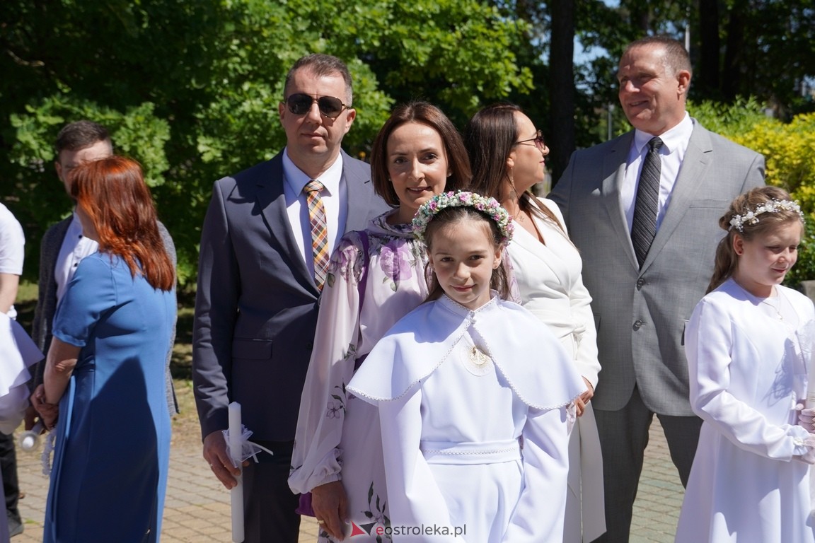Pierwsza Komunia Święta w parafii Zbawiciela Świata w Ostrołęce [12.05.2024] - zdjęcie #43 - eOstroleka.pl