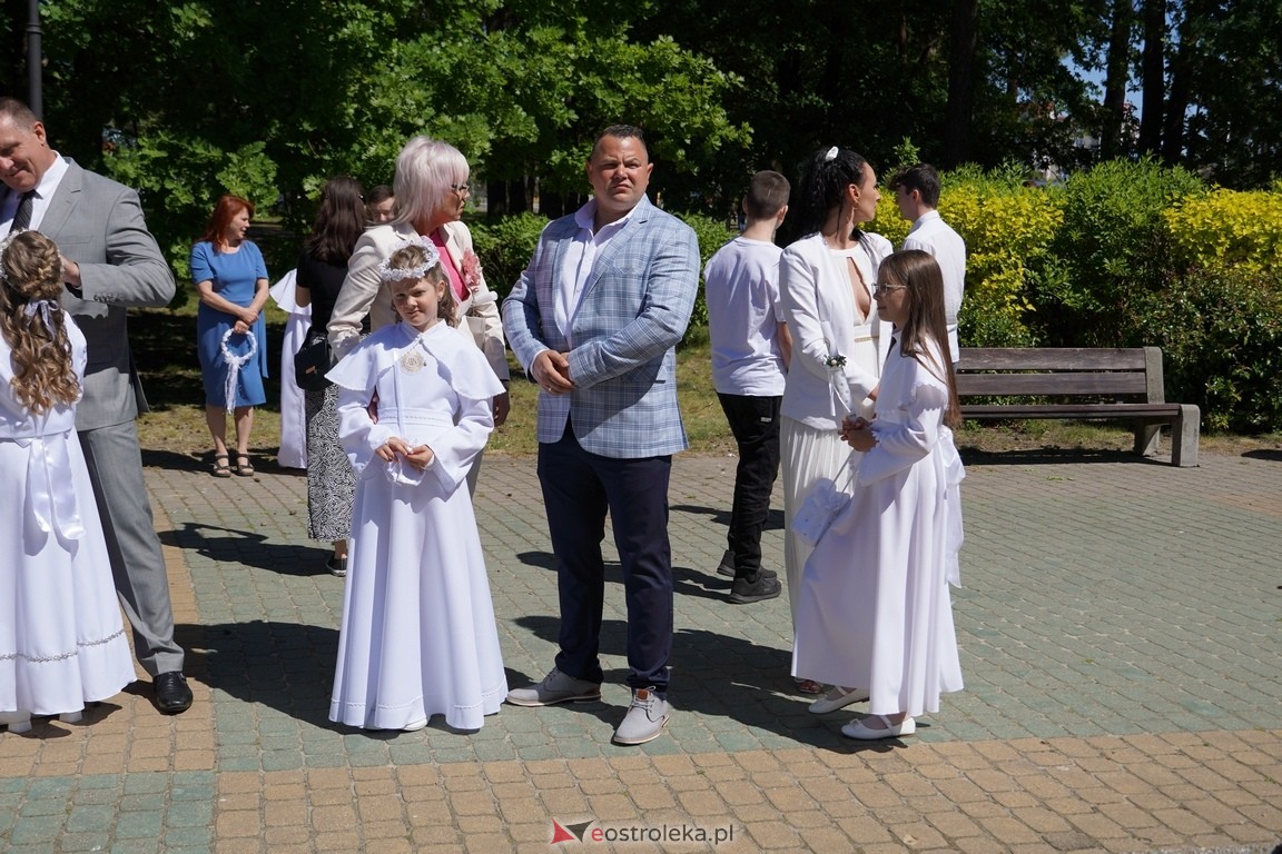 Pierwsza Komunia Święta w parafii Zbawiciela Świata w Ostrołęce [12.05.2024] - zdjęcie #41 - eOstroleka.pl
