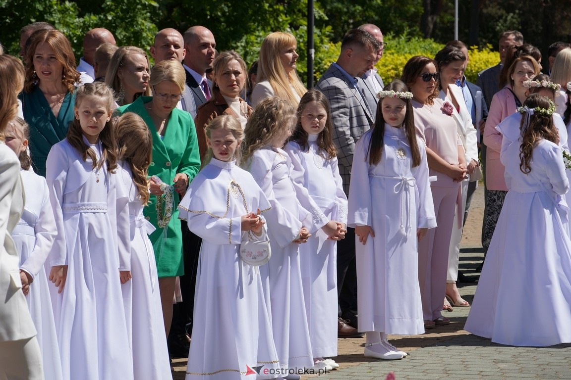 Pierwsza Komunia Święta w parafii Zbawiciela Świata w Ostrołęce [12.05.2024] - zdjęcie #36 - eOstroleka.pl