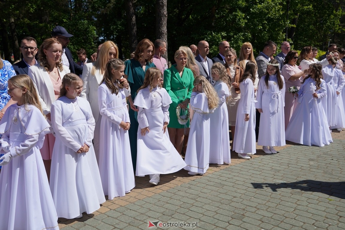 Pierwsza Komunia Święta w parafii Zbawiciela Świata w Ostrołęce [12.05.2024] - zdjęcie #34 - eOstroleka.pl