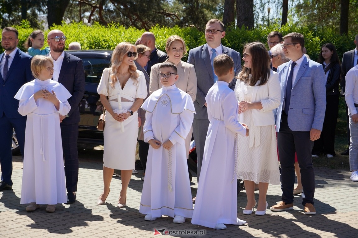 Pierwsza Komunia Święta w parafii Zbawiciela Świata w Ostrołęce [12.05.2024] - zdjęcie #29 - eOstroleka.pl