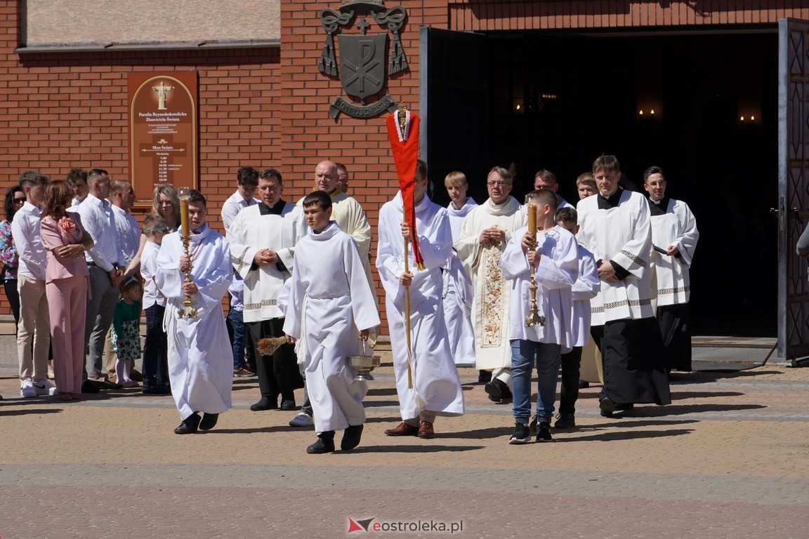 Pierwsza Komunia Święta w parafii Zbawiciela Świata w Ostrołęce [12.05.2024] - zdjęcie #28 - eOstroleka.pl