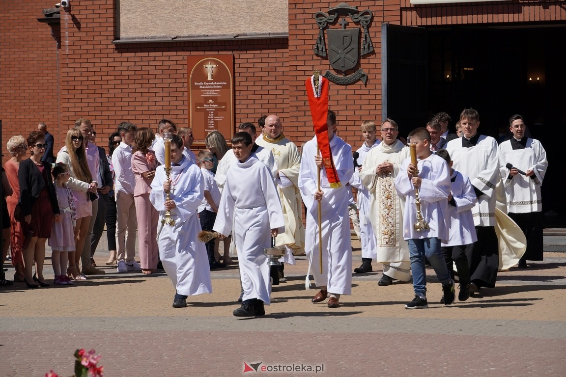 Pierwsza Komunia Święta w parafii Zbawiciela Świata w Ostrołęce [12.05.2024] - zdjęcie #27 - eOstroleka.pl