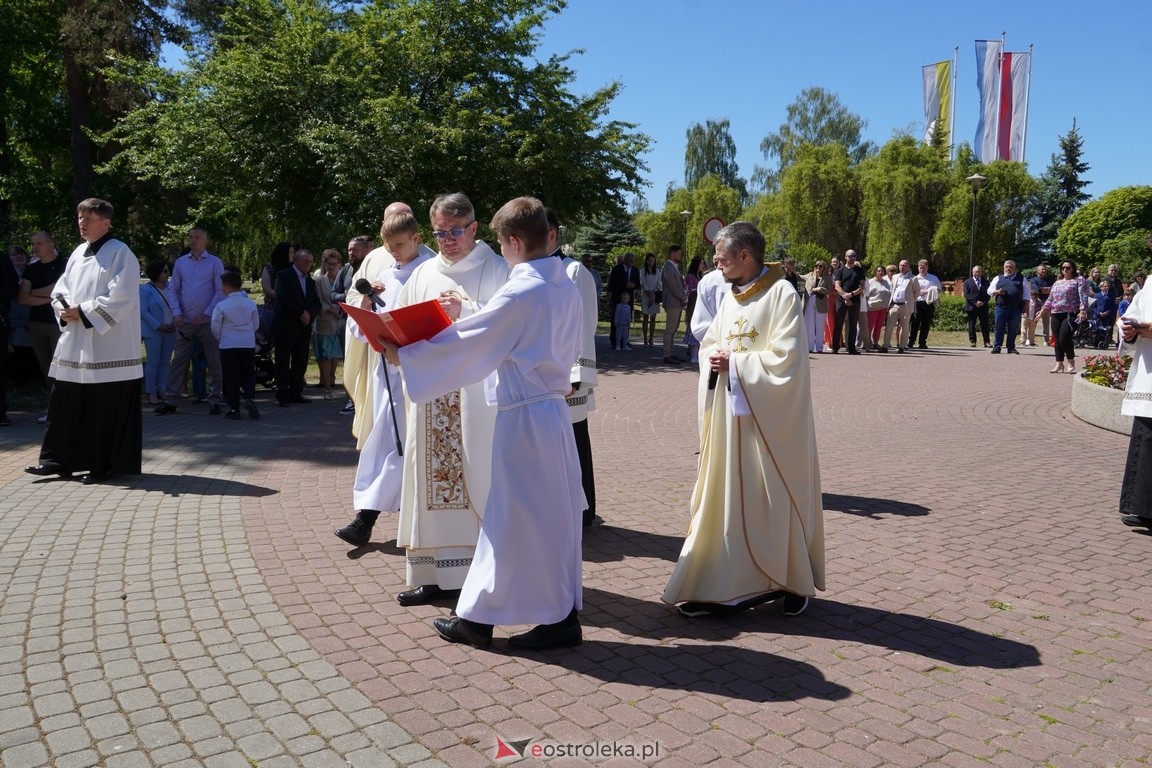 Pierwsza Komunia Święta w parafii Zbawiciela Świata w Ostrołęce [12.05.2024] - zdjęcie #26 - eOstroleka.pl